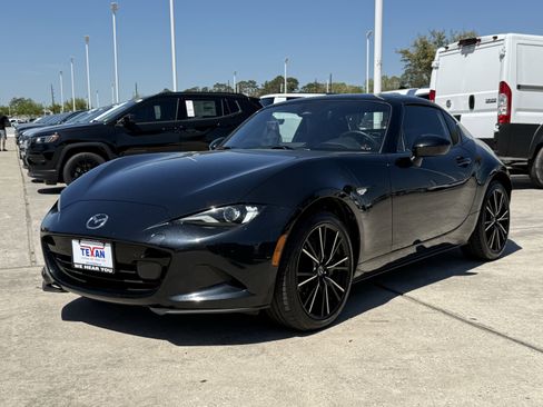Used 2025 MAZDA MX-5 Miata RF Grand Touring RWD image 9