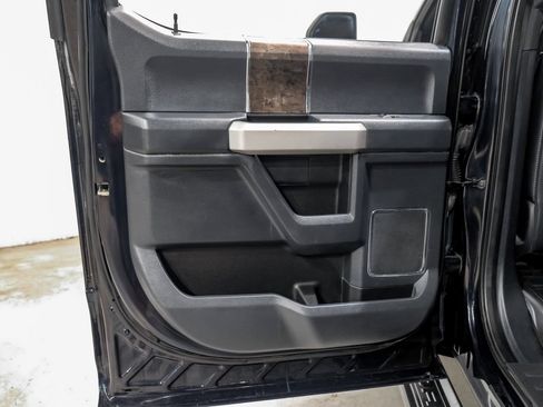 Used 2022 Ford F250 Lariat w/ Black Appearance Package AWD/4WD image 46