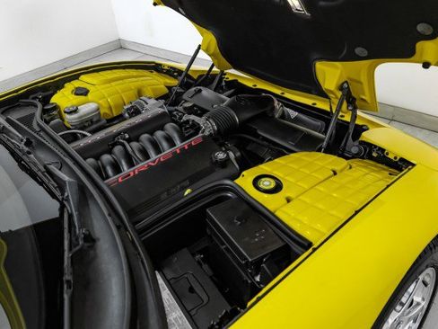 Used 2000 Chevrolet Corvette Convertible w/ Memory Pkg image 42