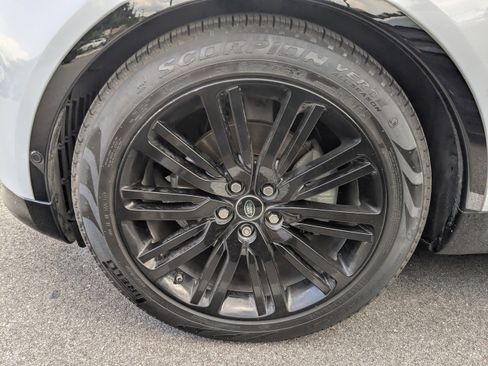 Used 2020 Land Rover Discovery HSE Luxury AWD/4WD image 4
