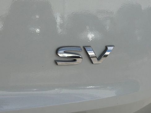 Certified 2021 Nissan Rogue SV w/ Premium Package image 11