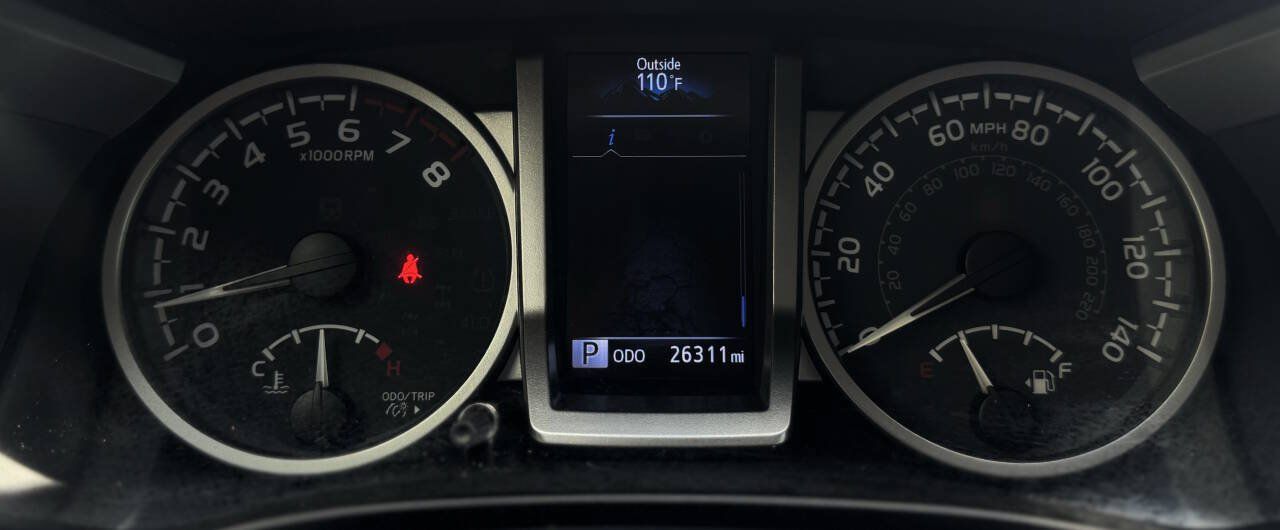 Used 2022 Toyota Tacoma SR5 w/ Technology Package RWD image 19