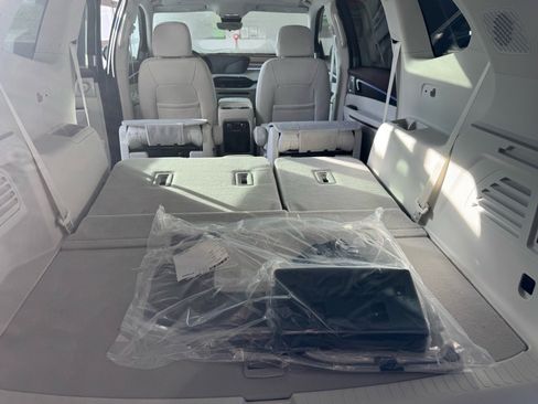 New 2026 Buick Enclave Avenir w/ Super Cruise Package image 9