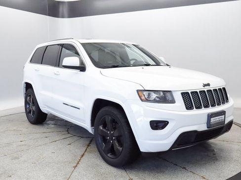 Used 2015 Jeep Grand Cherokee Altitude AWD/4WD image 7