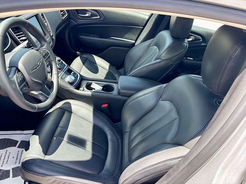 Used 2016 Chrysler 200 Limited w/ Anniversary Edition FWD image 19