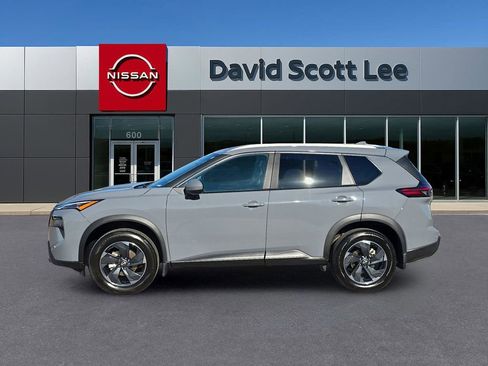Used 2026 Nissan Rogue SV w/ SV Premium Package image 13