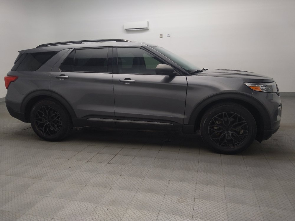Used 2021 Ford Explorer XLT w/ Equipment Group 202A RWD image 11