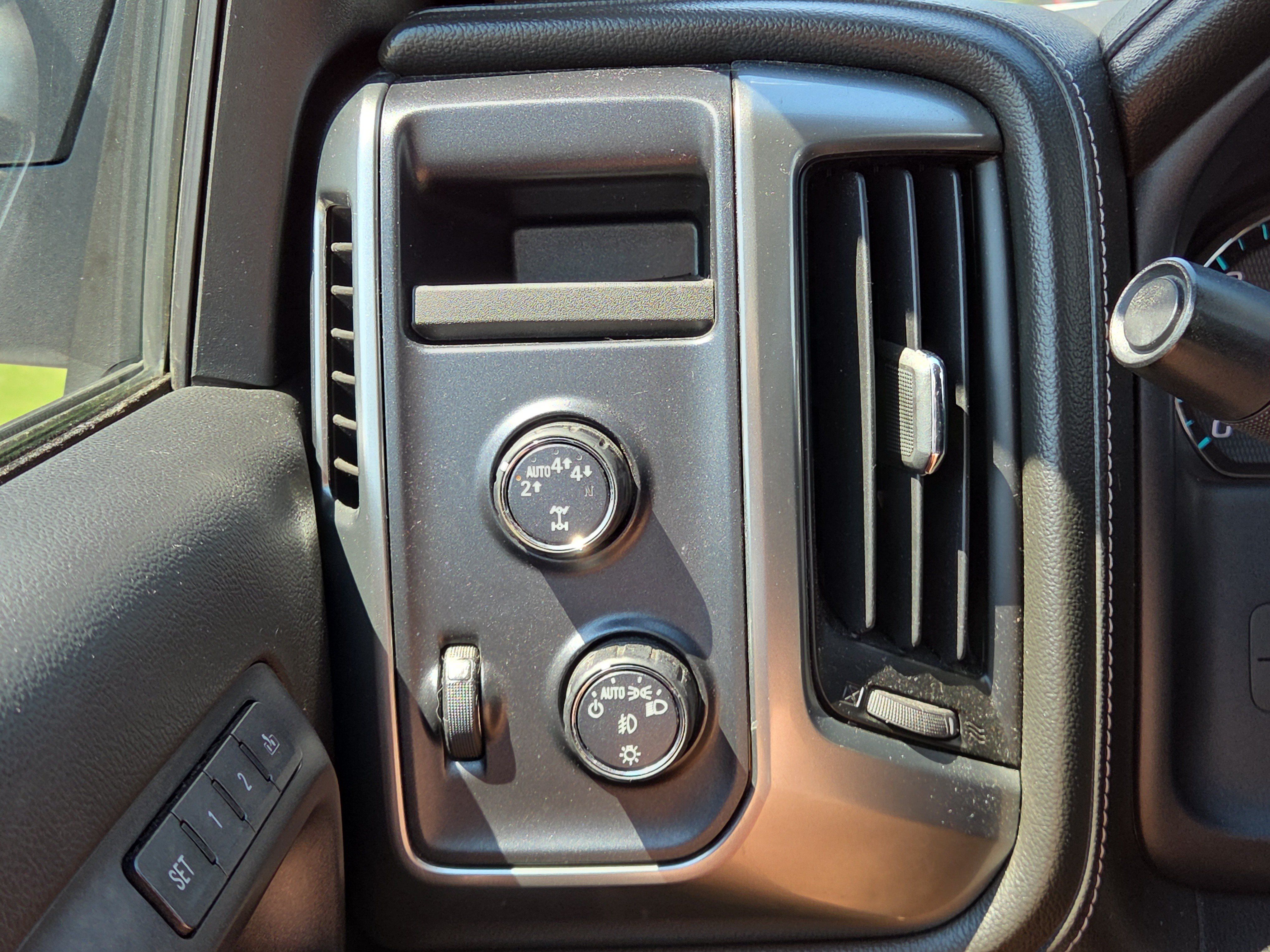 Used 2017 Chevrolet Silverado 1500 LTZ Z71 w/ LTZ Plus Package AWD/4WD image 25
