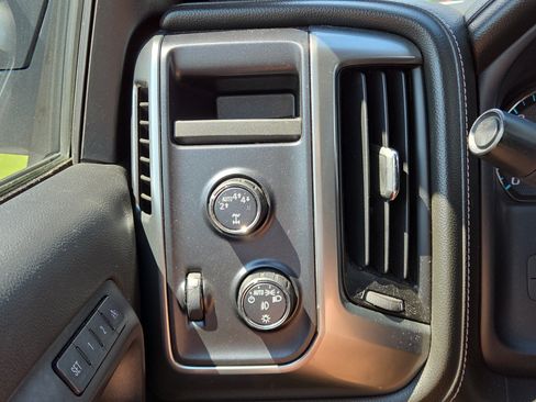 Used 2017 Chevrolet Silverado 1500 LTZ Z71 w/ LTZ Plus Package AWD/4WD image 25