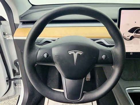 Used 2023 Tesla Model Y AWD image 12