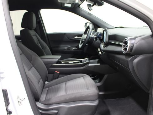 Used 2025 Chevrolet Equinox LT AWD/4WD image 23