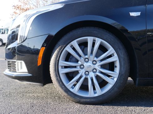 Used 2019 Cadillac XTS Luxury image 11