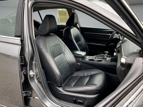 Used 2019 Nissan Altima 2.5 SL FWD image 29