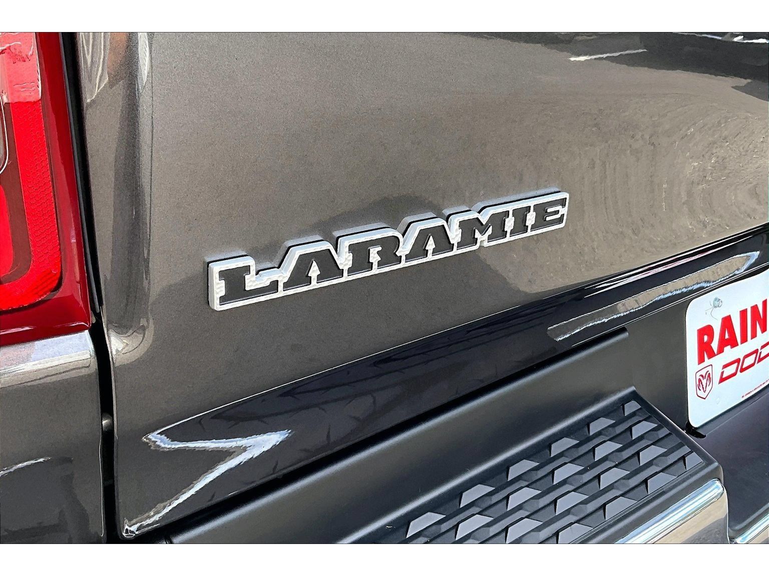 Used 2020 RAM 1500 Laramie AWD/4WD image 8