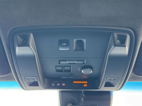 Used 2020 Cadillac Escalade Platinum image 19