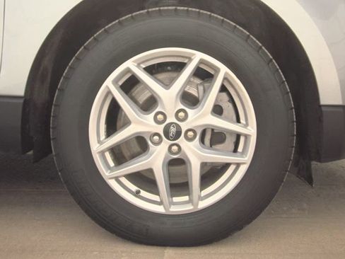 Used 2024 Ford Edge SEL image 12