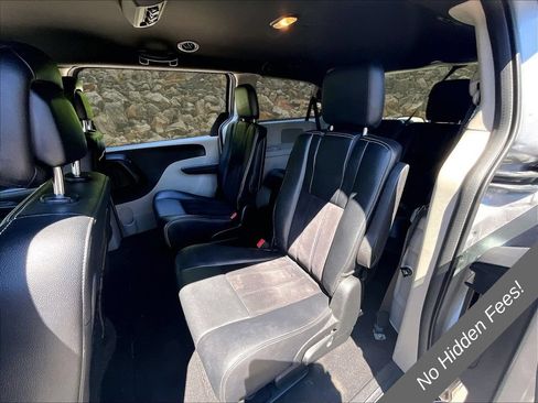 Used 2018 Dodge Grand Caravan SXT FWD image 24