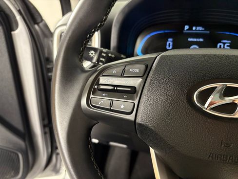 Used 2025 Hyundai Venue SEL FWD image 18