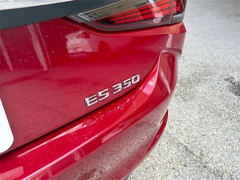 Used 2025 Lexus ES 350 w/ Premium Package image 11