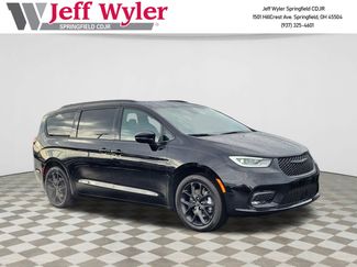 New 2026 Chrysler Pacifica Limited w/ S Appearance Package video 1