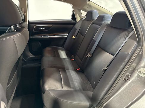 Used 2017 Nissan Altima 2.5 SR w/ Midnight Edition Package FWD image 26