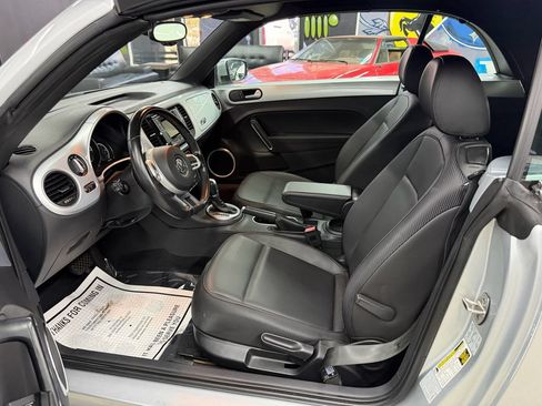 Used 2016 Volkswagen Beetle 1.8T S FWD image 18