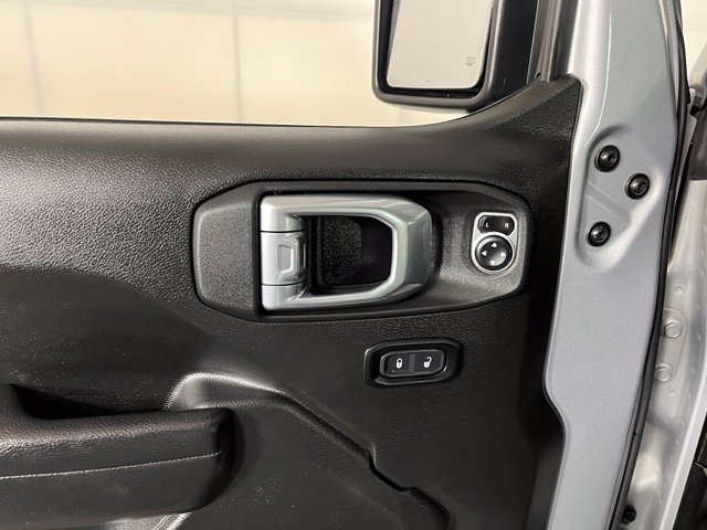 Used 2024 Jeep Wrangler Unlimited AWD/4WD image 16