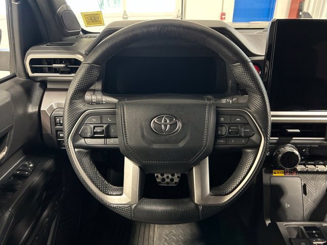 Used 2024 Toyota Tacoma TRD Sport w/ TRD Sport Premium Package AWD/4WD image 15