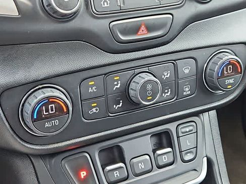 Used 2019 GMC Terrain SLT w/ Preferred Package FWD image 24