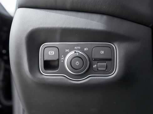 Used 2023 Aston Martin V12 Vantage image 47