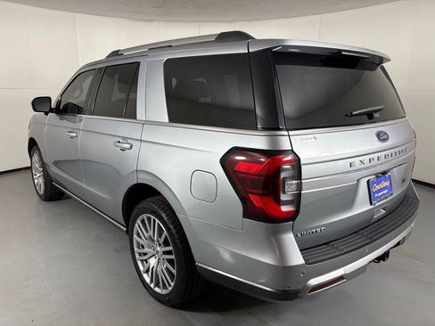 Used 2023 Ford Expedition Limited AWD/4WD image 6