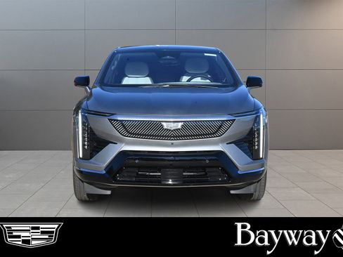 New 2026 Cadillac Optiq Luxury 1 image 2