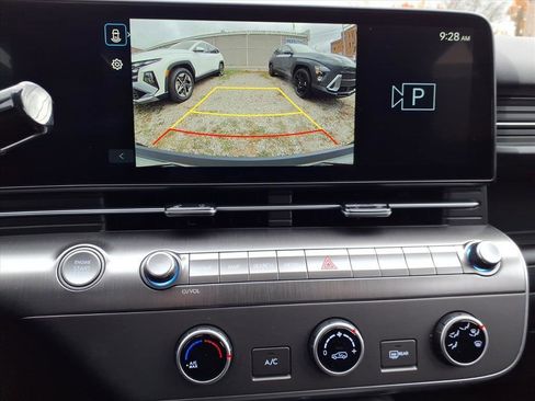 New 2026 Hyundai Kona SE image 9