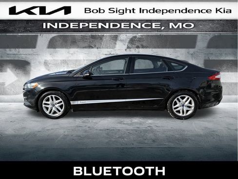 Used 2014 Ford Fusion SE image 4