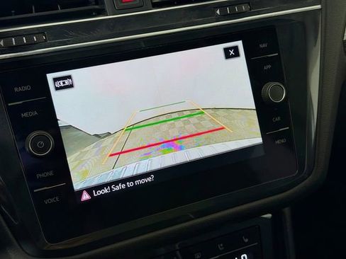 Used 2022 Volkswagen Tiguan SEL R-Line image 15