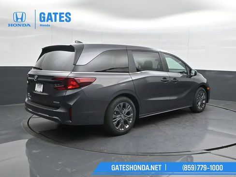New 2026 Honda Odyssey Touring image 2