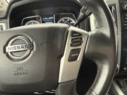 Used 2017 Nissan Titan SL image 29
