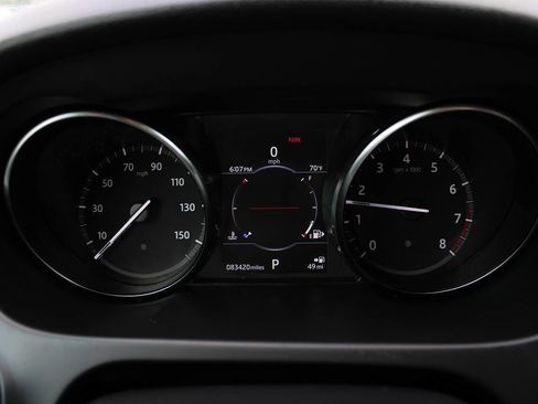 Used 2018 Land Rover Discovery Sport SE image 14