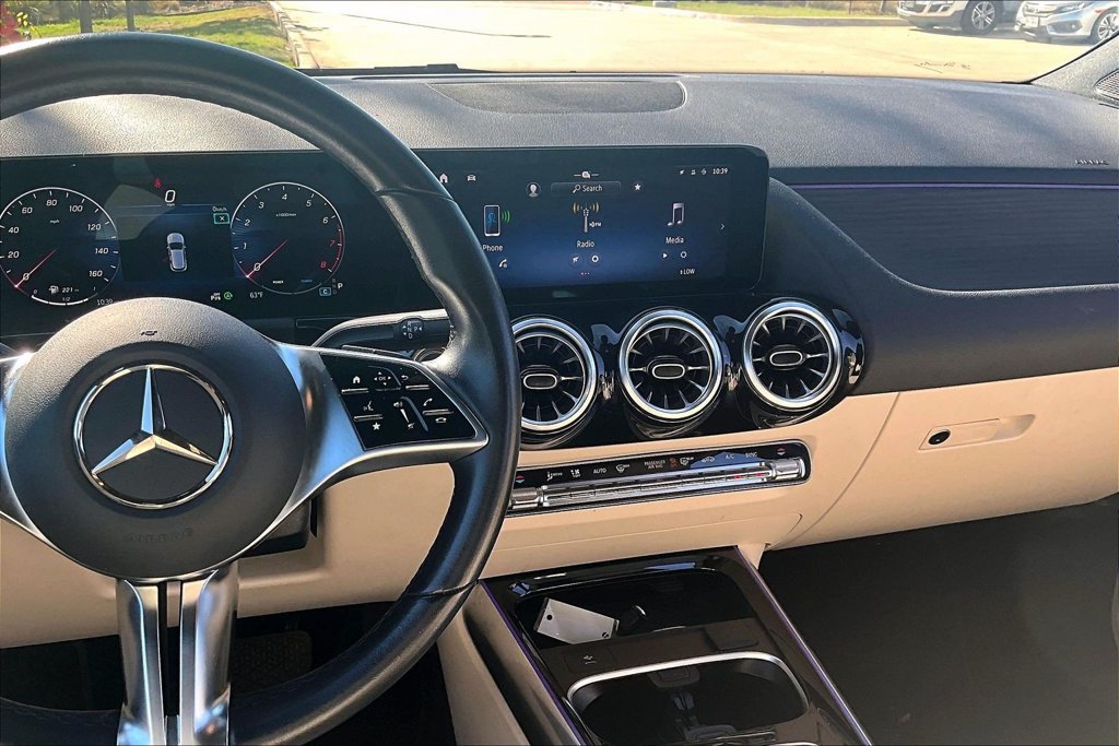 Used 2025 Mercedes-Benz GLA 250 image 8