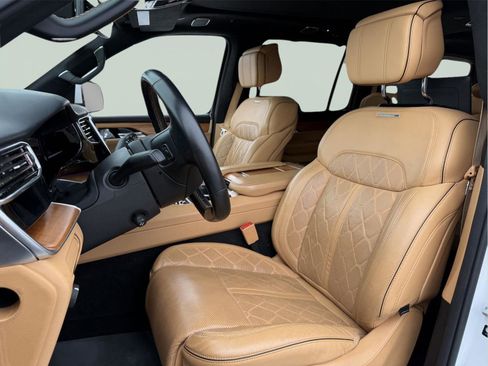 Used 2022 Jeep Grand Wagoneer Series III w/ Rear Seat Video Group 1 image 11