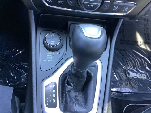 Used 2014 Jeep Cherokee Limited w/ Technology Group AWD/4WD image 42