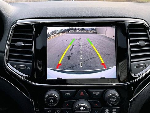 Certified 2022 Jeep Grand Cherokee Limited image 14