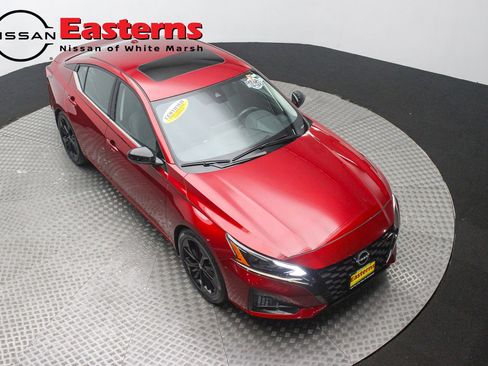 Used 2023 Nissan Altima 2.5 SR w/ SR Premium Package image 4