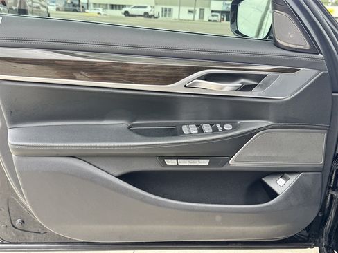 Used 2018 BMW 740i RWD image 7