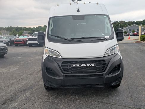 Used 2023 RAM ProMaster 2500 FWD image 3