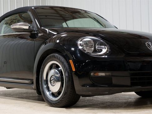 Used 2013 Volkswagen Beetle 2.5 image 12
