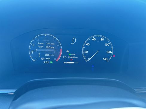 Used 2023 Honda CR-V EX image 10