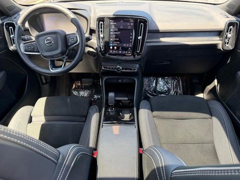 Used 2023 Volvo XC40 Recharge Ultimate AWD/4WD image 12