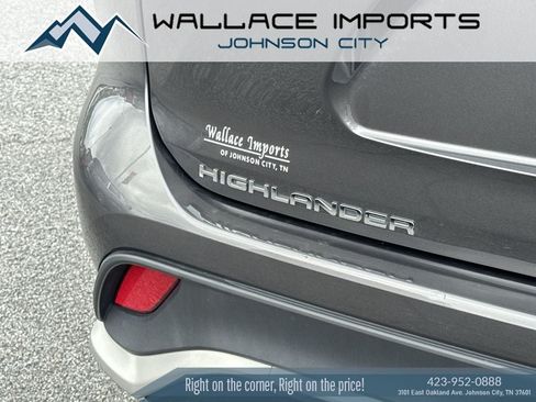 Used 2022 Toyota Highlander XSE FWD image 12