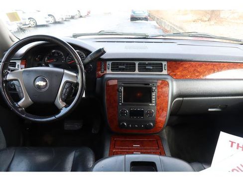 Used 2011 Chevrolet Suburban LTZ image 11